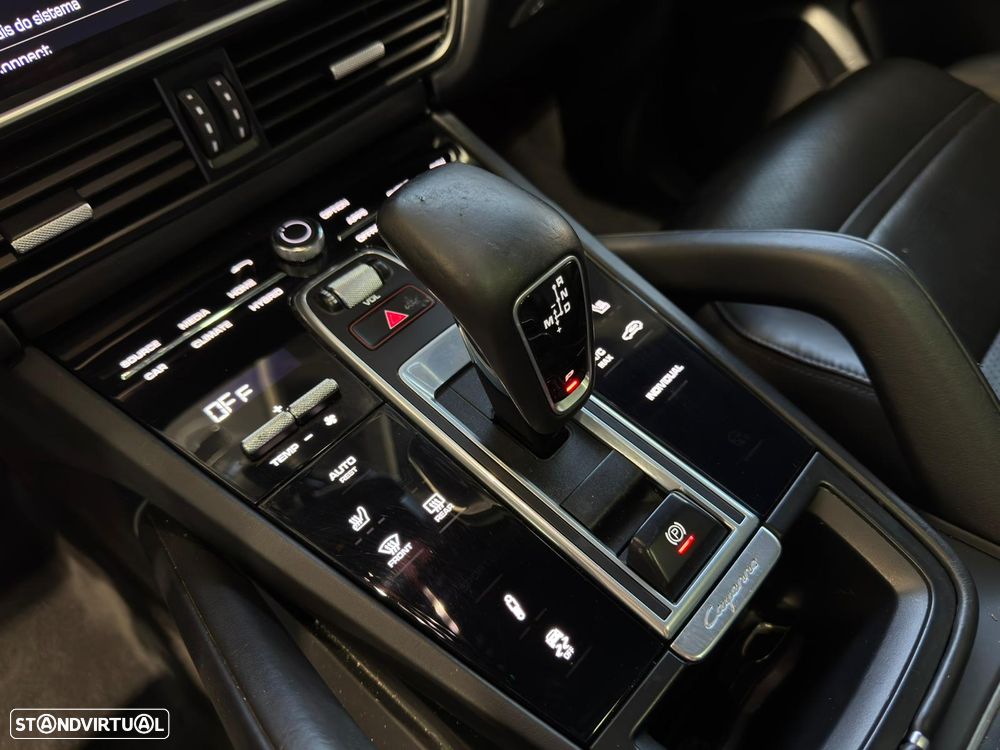 Porsche Cayenne E-Hybrid Platinum Edition - 36