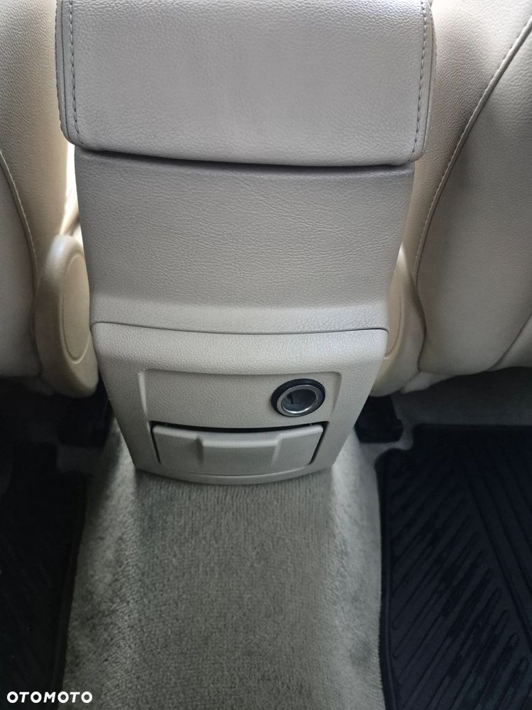 Ford Mondeo 2.2 TDCi Ghia - 12