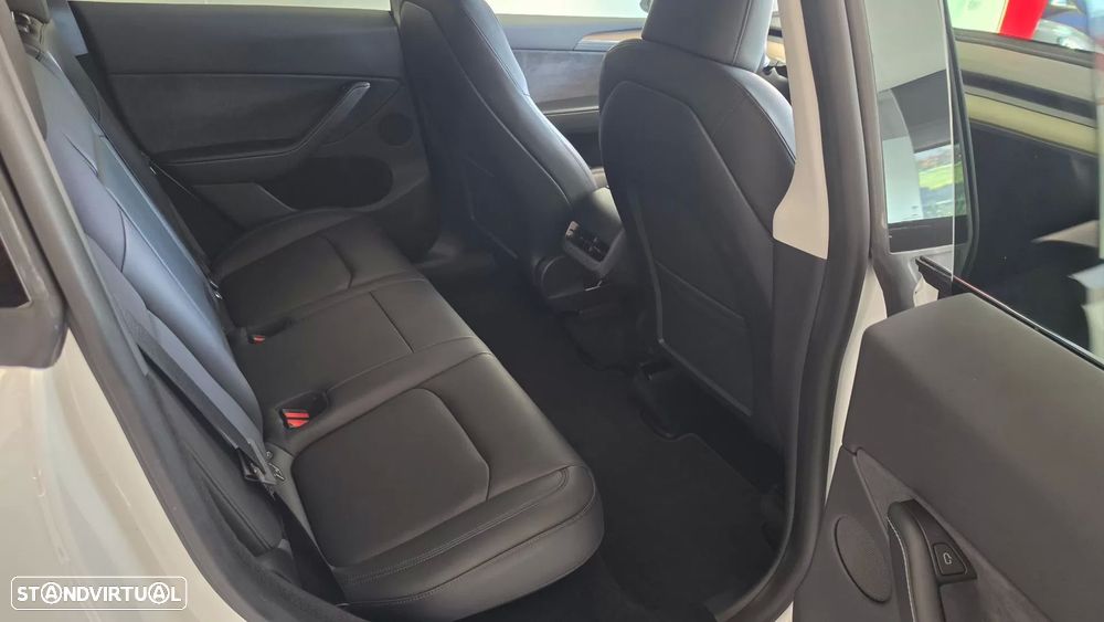 Tesla Model Y Long Range Dual Motor AWD - 43