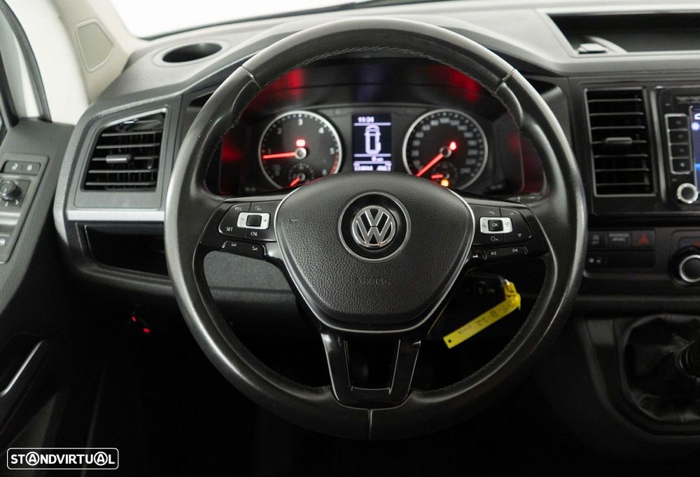 VW Caravelle - 25