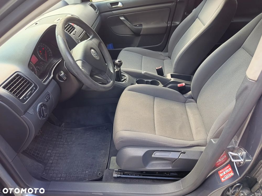 Volkswagen Jetta 1.6 Comfortline - 11