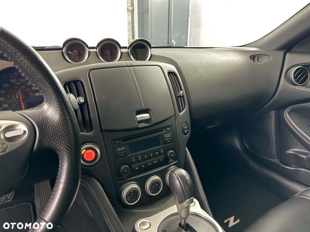 Nissan 370 Z - 24