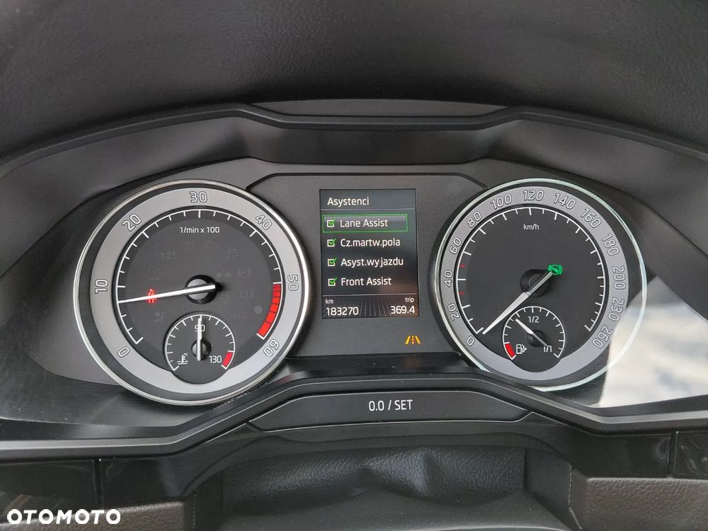 Skoda Superb 2.0 TDI DSG L&K - 9