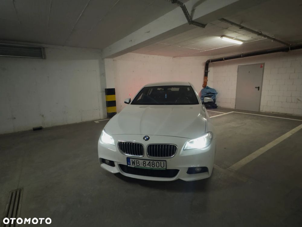 BMW Seria 5 520d xDrive - 13