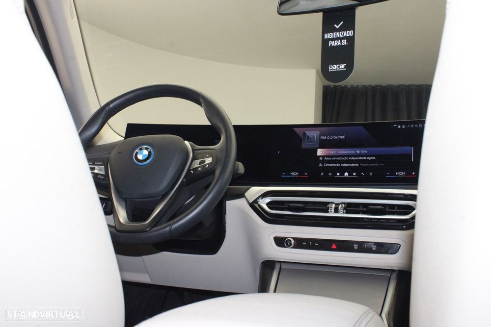 BMW i4 eDrive40 - 57