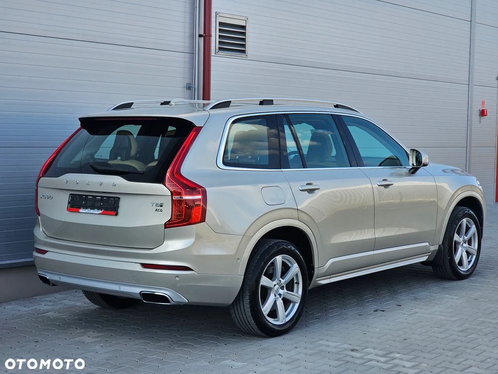 Volvo XC 90 T8 AWD Plug-In Hybrid Momentum 7os - 15