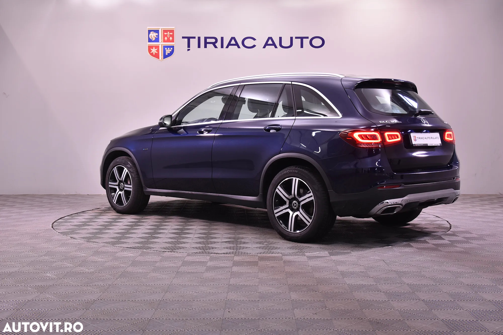 Mercedes-Benz GLC 300 e 4MATIC - 3