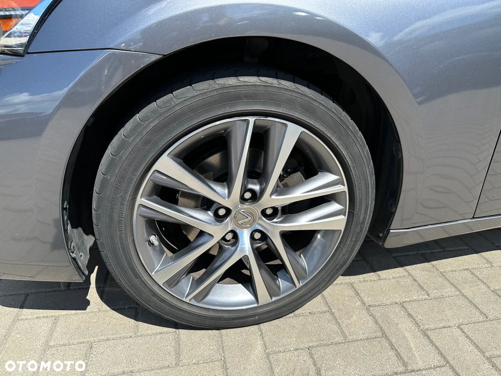 Lexus IS - 29