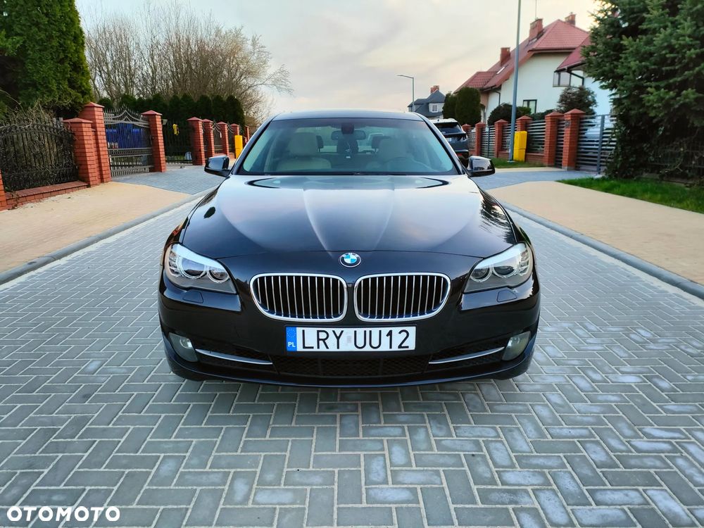 BMW Seria 5 528i - 1