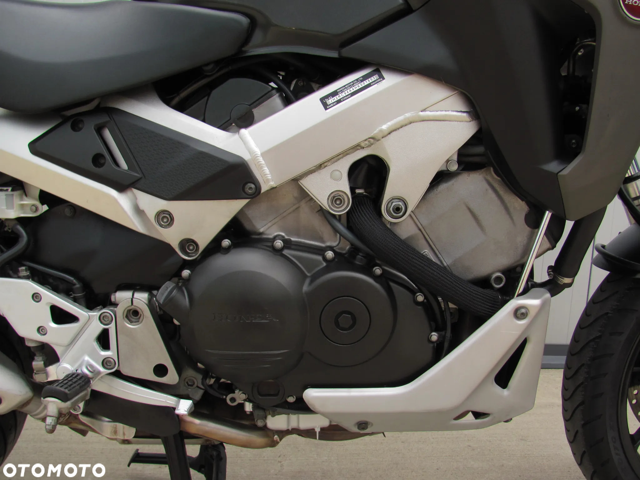 Honda VFR - 8