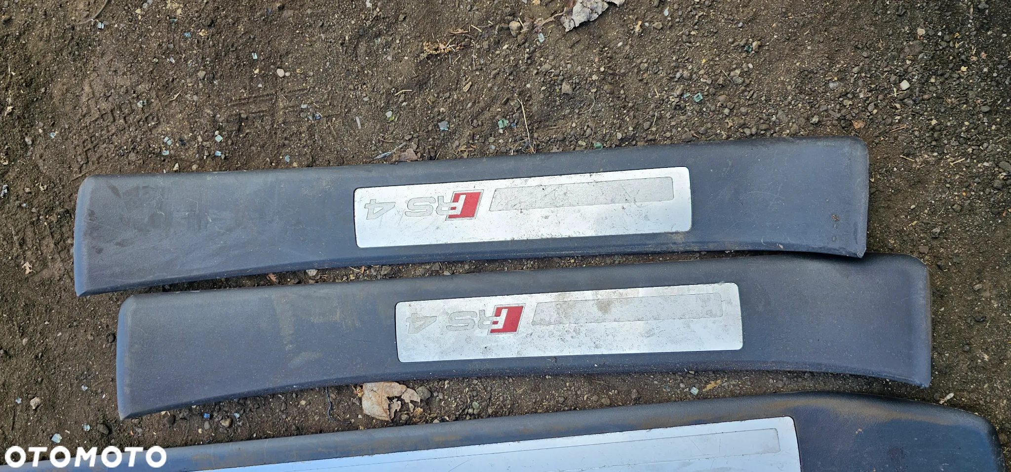 Listwy wewnętrzne progowe Audi RS4 B7 komplet - 16