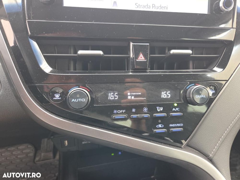 Toyota Camry 2.5 Dynamic - 8
