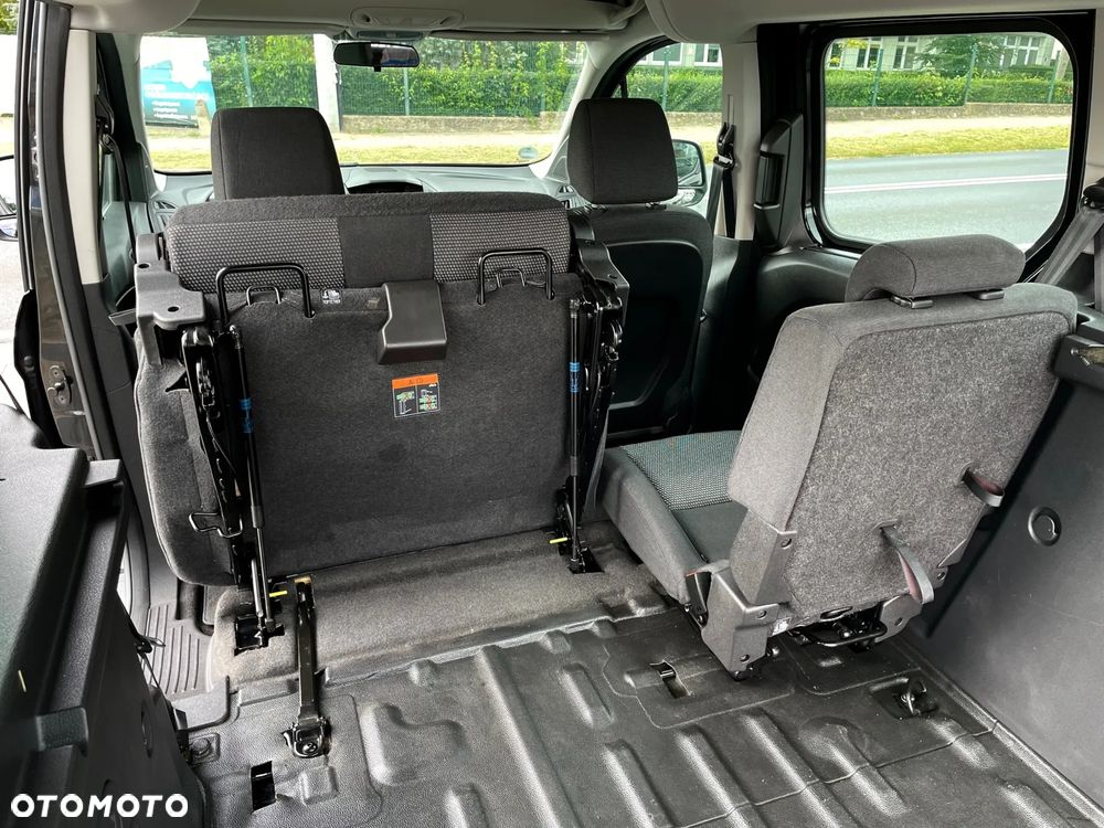 Ford Tourneo Connect - 19