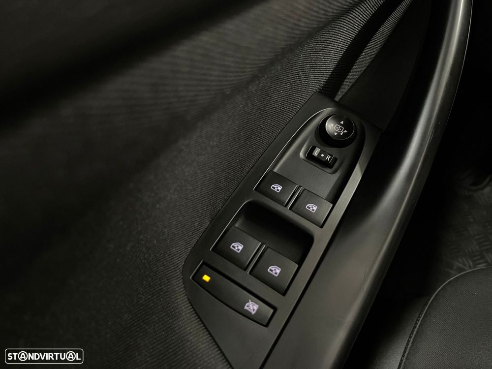 Opel Astra 1.2 Turbo Business Edition - 35