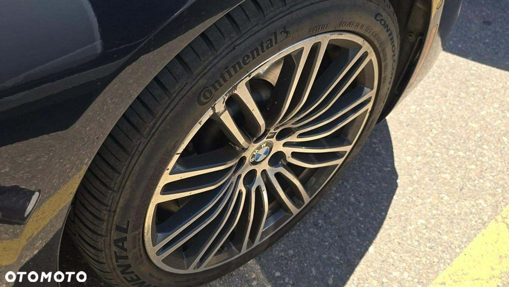 BMW Seria 5 530i xDrive M Sport Edition - 17