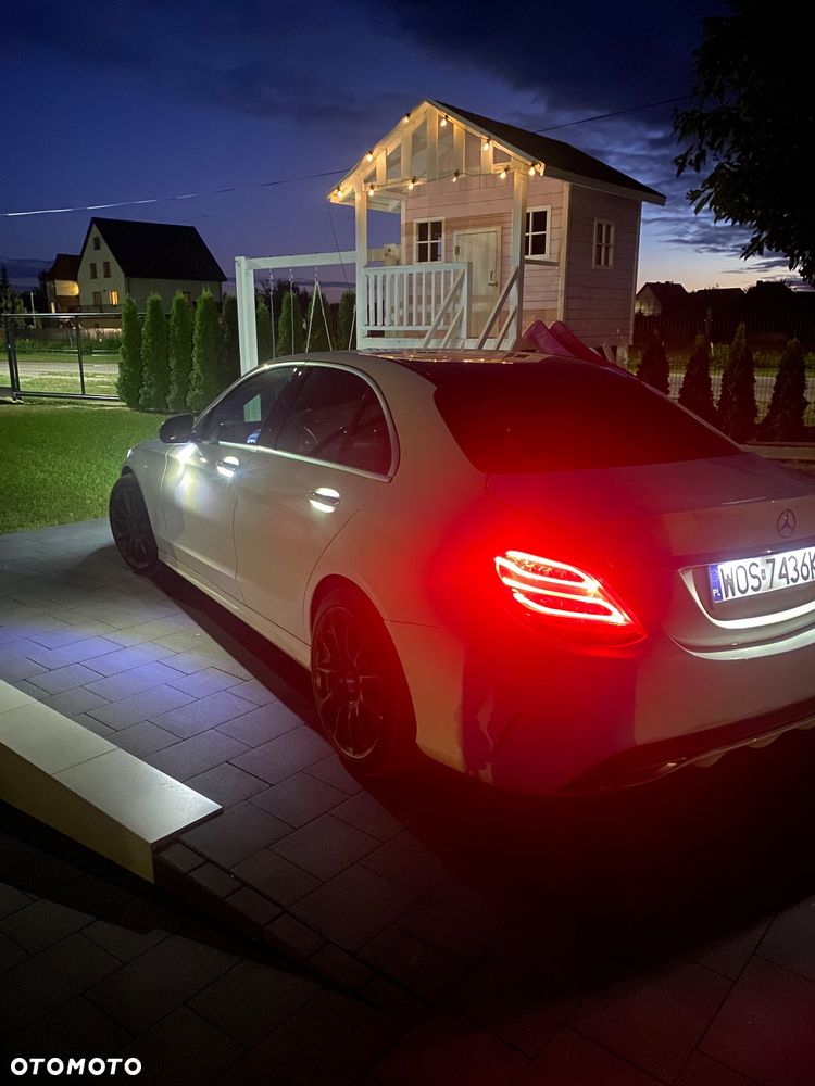 Mercedes-Benz Klasa C 300 T 9G-TRONIC AMG Line - 3