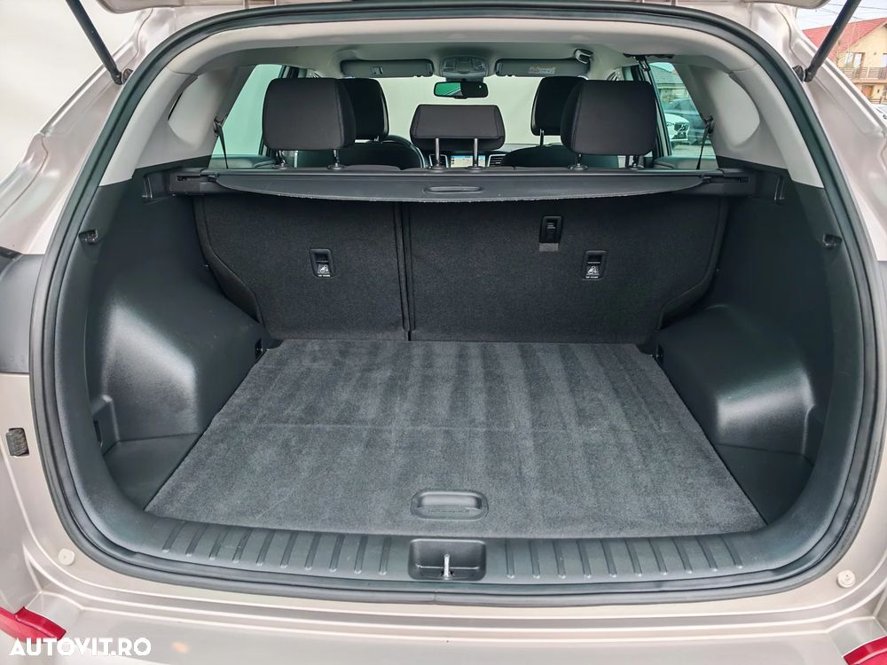 Hyundai Tucson 2.0 CRDI 4WD Automatik Style - 9