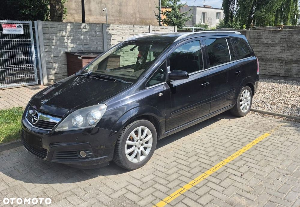 Opel Zafira 1.8 Cosmo - 1