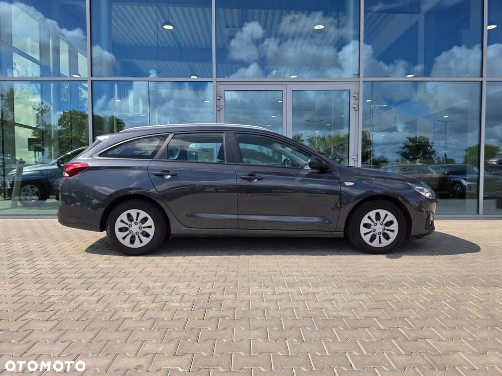 Hyundai i30 1.6 D Classic + - 7