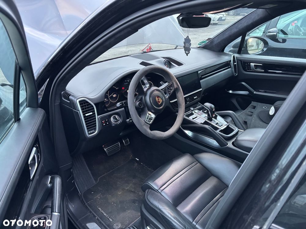 Porsche Cayenne Turbo Tiptronic S - 6