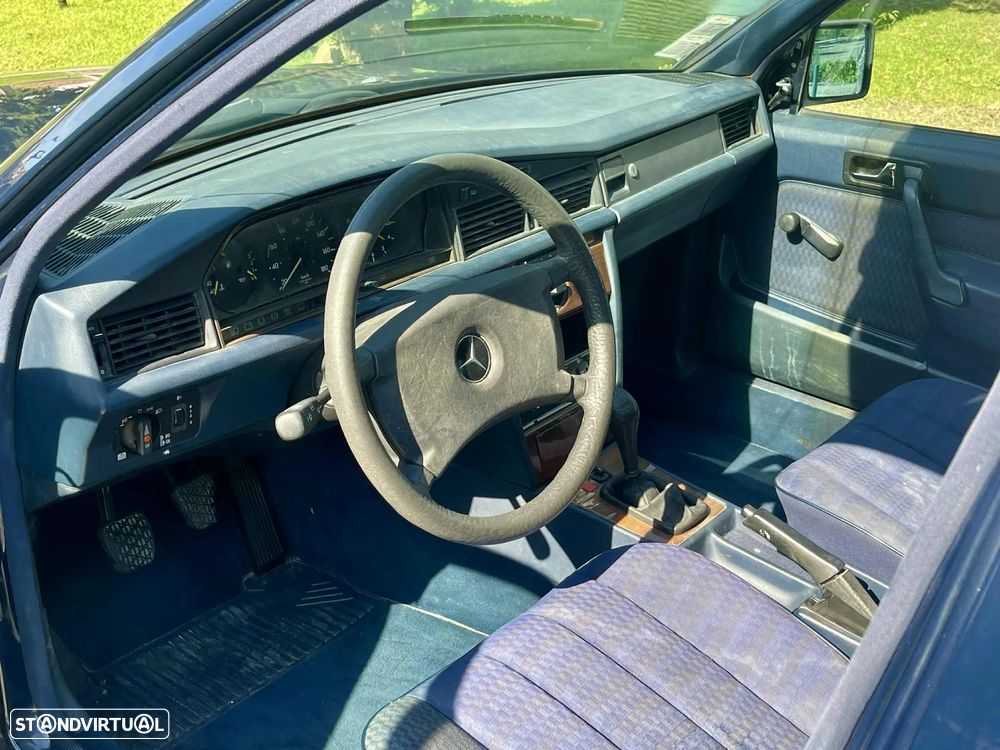 Mercedes-Benz 190 D 2.0 - 19