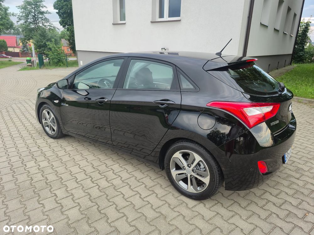 Hyundai i30 blue 1.6 GDI Style - 2