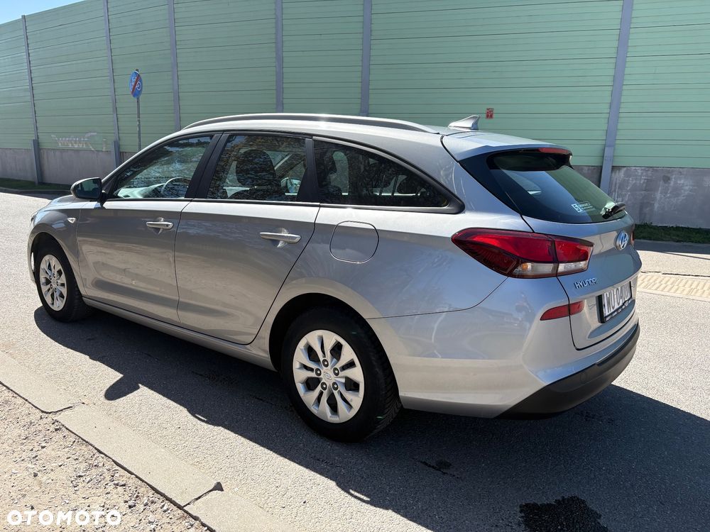 Hyundai i30 1.5 DPI Classic + - 10