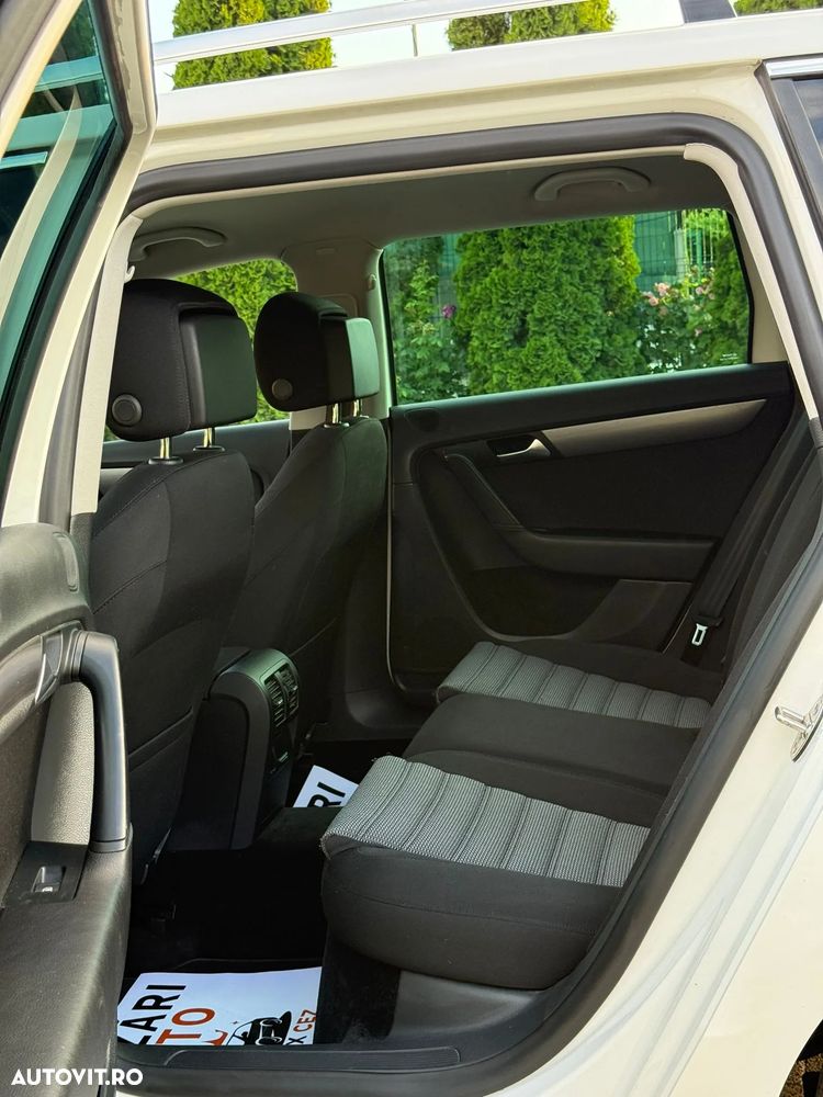 Volkswagen Passat 2.0 TDI DPF BlueMotion Technology Sportline - 9