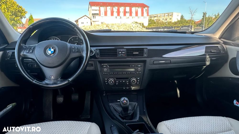 BMW Seria 3 320d xDrive DPF - 11