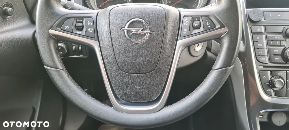 Opel Astra 1.4 T Cosmo - 22