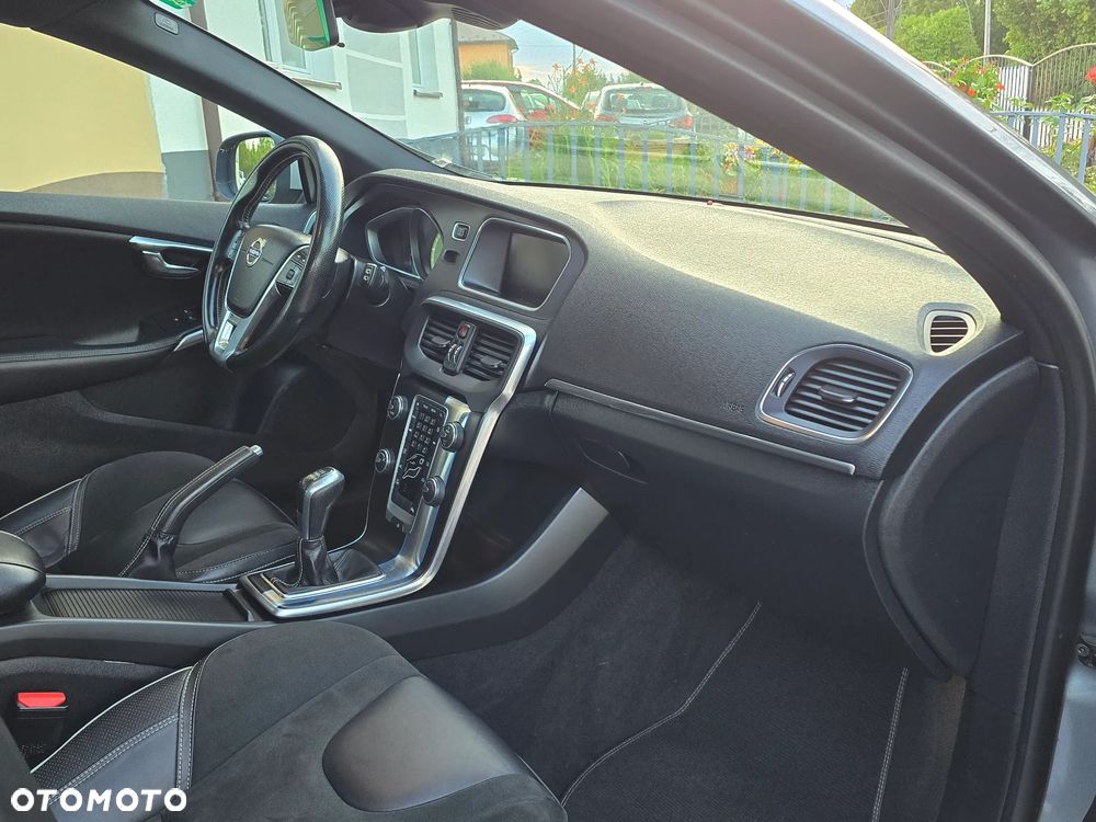 Volvo V40 D2 RDesign - 26