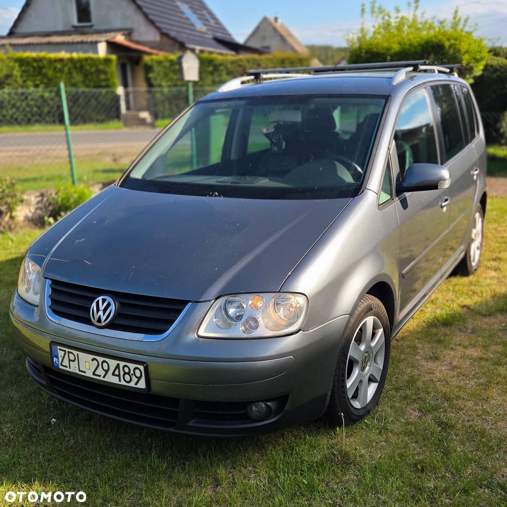 Volkswagen Touran 2.0 TDI Trendline DSG - 1