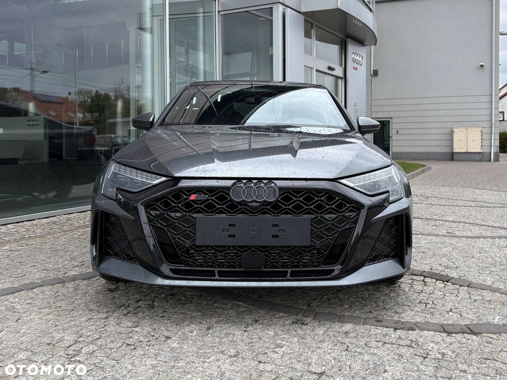 Audi RS3 Limousine - 12