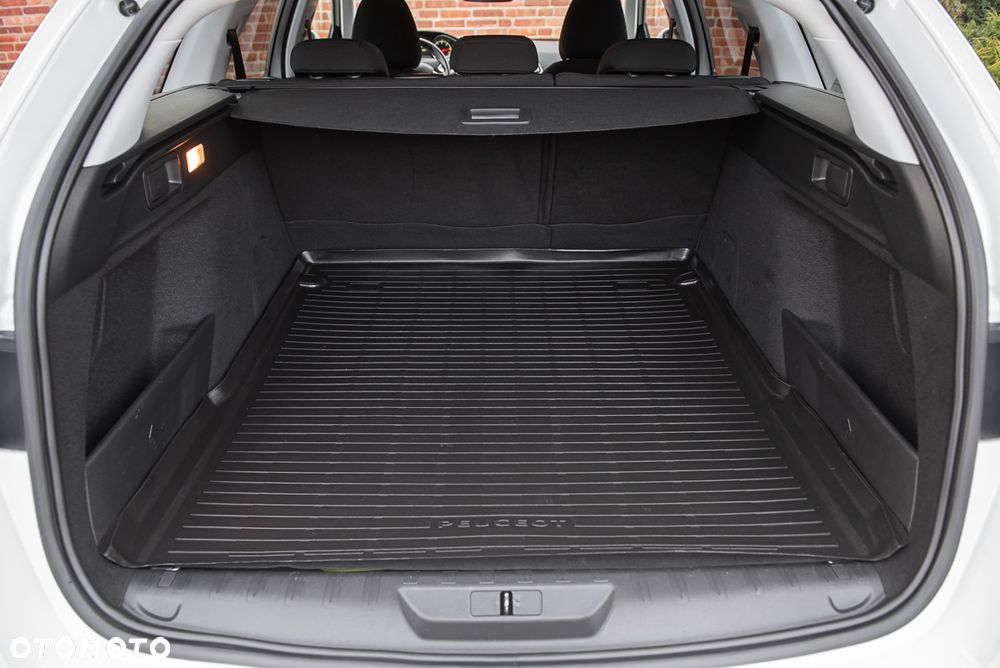 Peugeot 308 BlueHDi 130 Stop & Start Allure Pack - 27