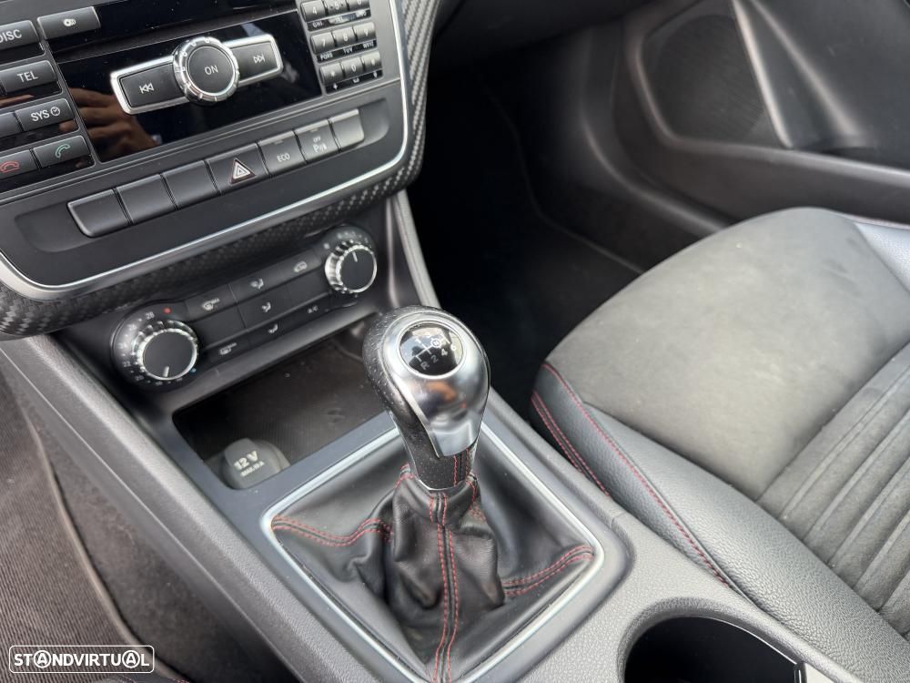 Mercedes-Benz A 180 d AMG Line - 12