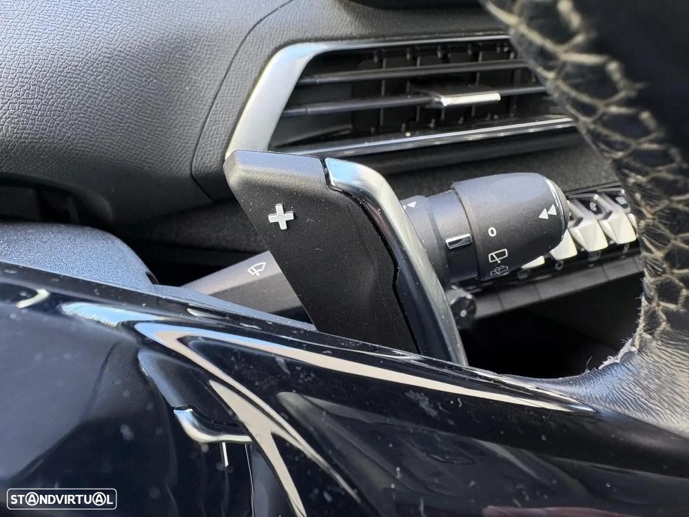 Peugeot 5008 1.2 PureTech Allure EAT8 - 39