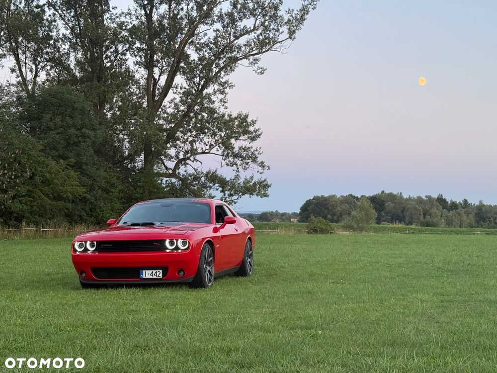 Dodge Challenger - 26