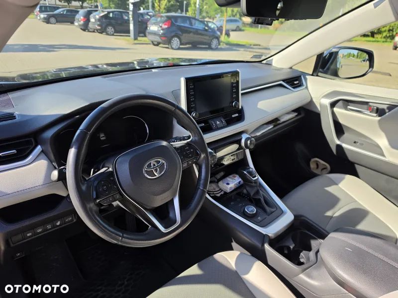 Toyota RAV4 - 11