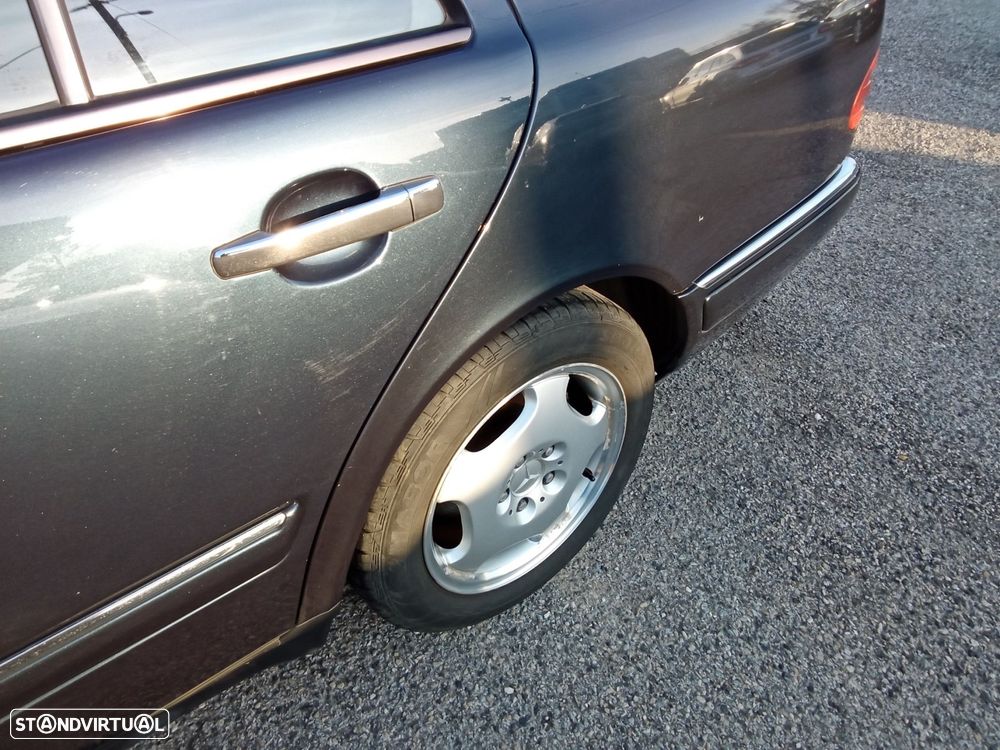 Mercedes-Benz E 300 TD Classic - 6