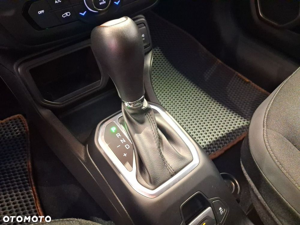 Jeep Renegade - 30