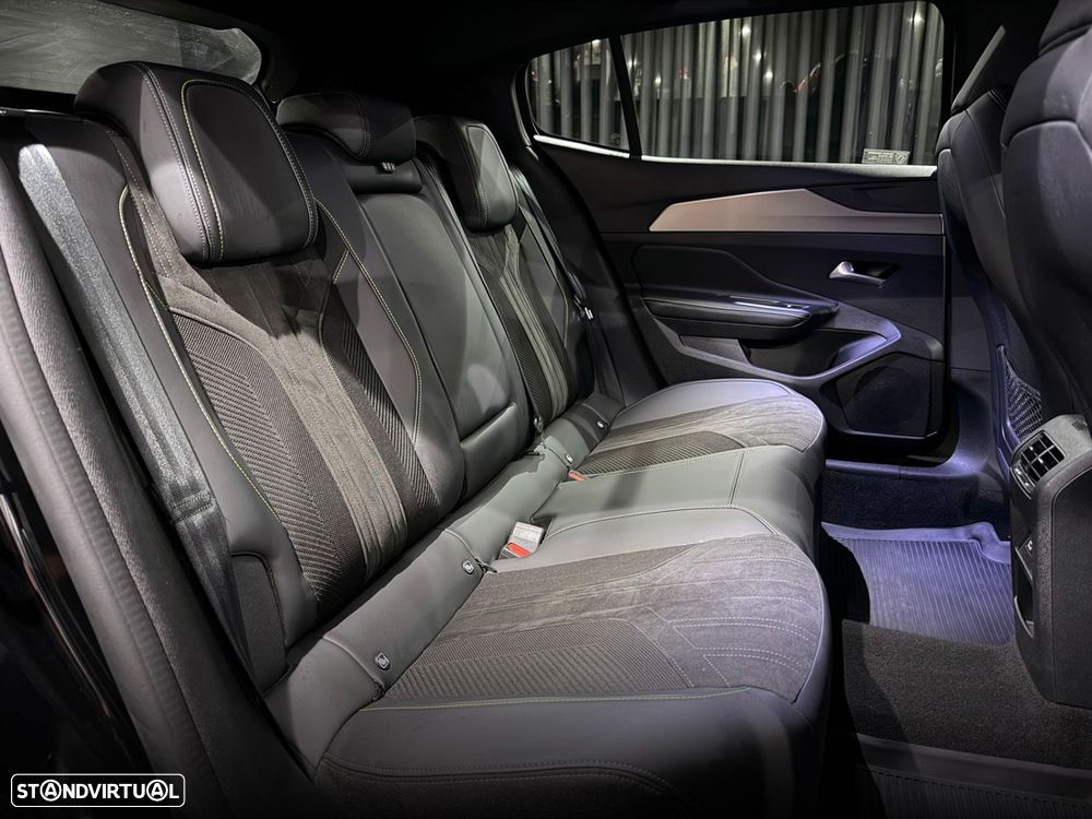 Peugeot 408 1.2 PureTech GT EAT8 - 44