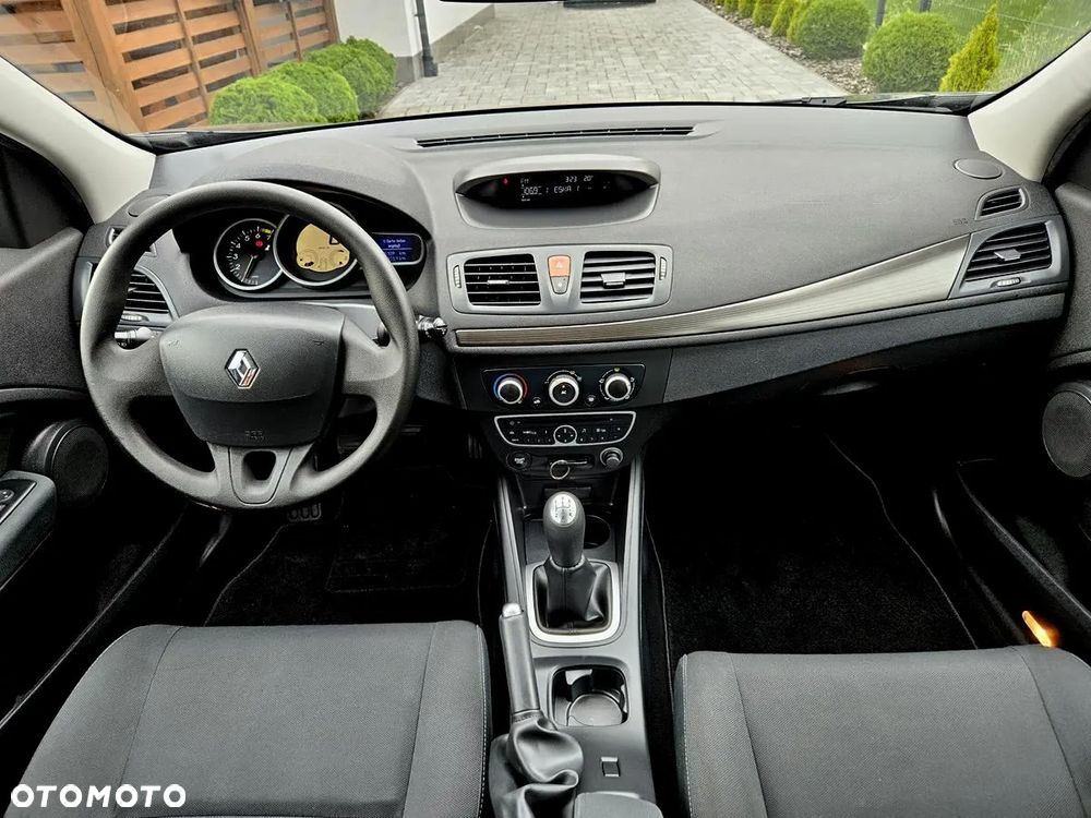 Renault Megane 1.6 16V 110 Paris - 18