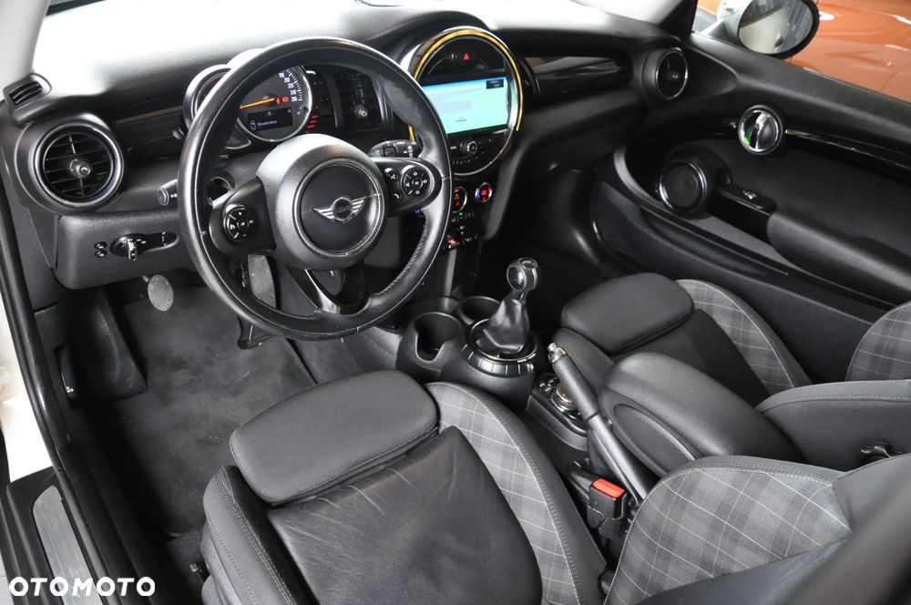 MINI Cooper John Works Trim - 22