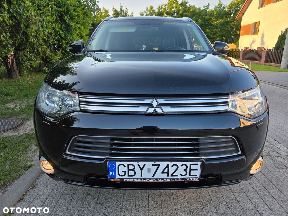 Mitsubishi Outlander 2.0 4WD Plus - 5