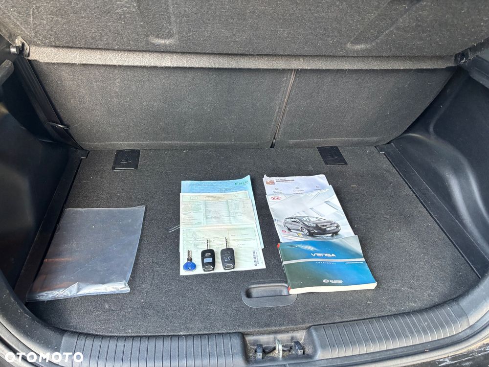 Kia Venga 1.4 CRDi 90 Attract - 12