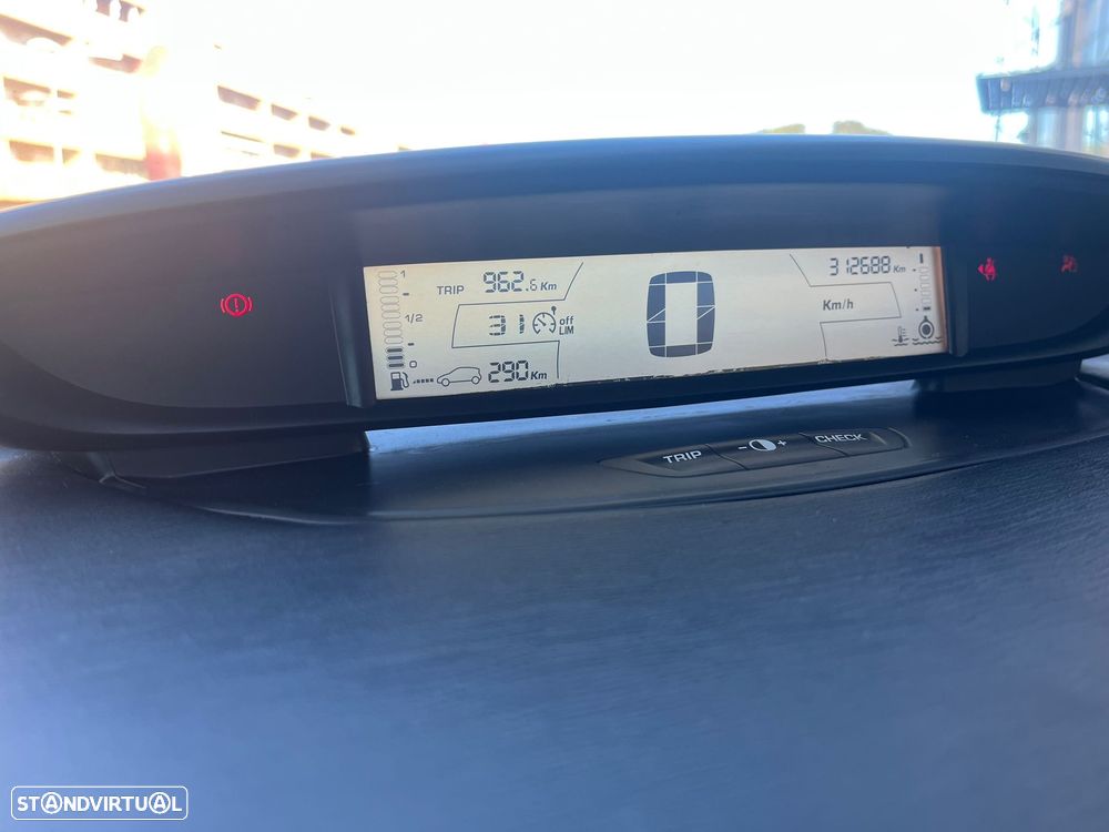 Citroën C4 1.6 HDI VTR Pack - 18