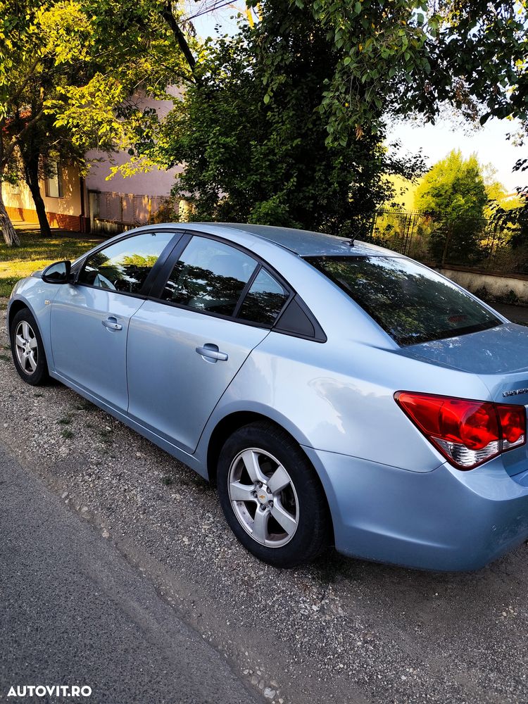 Chevrolet Cruze 1.6 Ecotec LS+ - 1