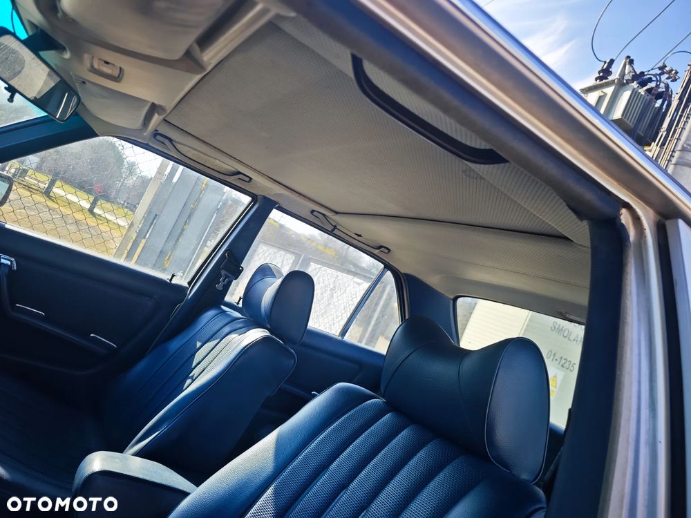 Mercedes-Benz W123 - 16