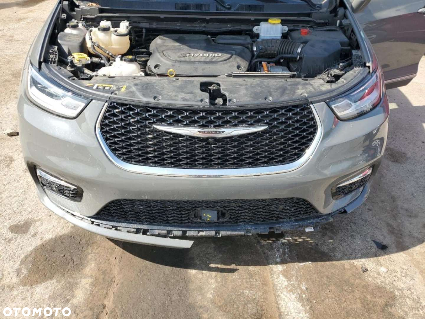 Chrysler Pacifica - 12