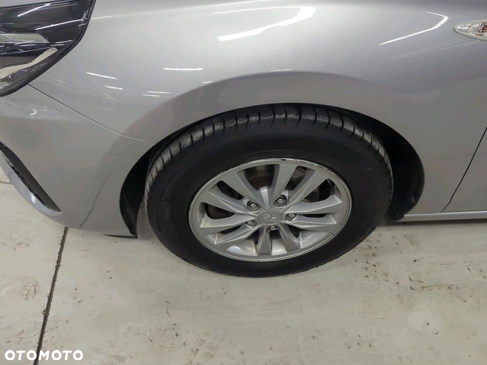 Hyundai i30 1.5 DPI Classic + - 5